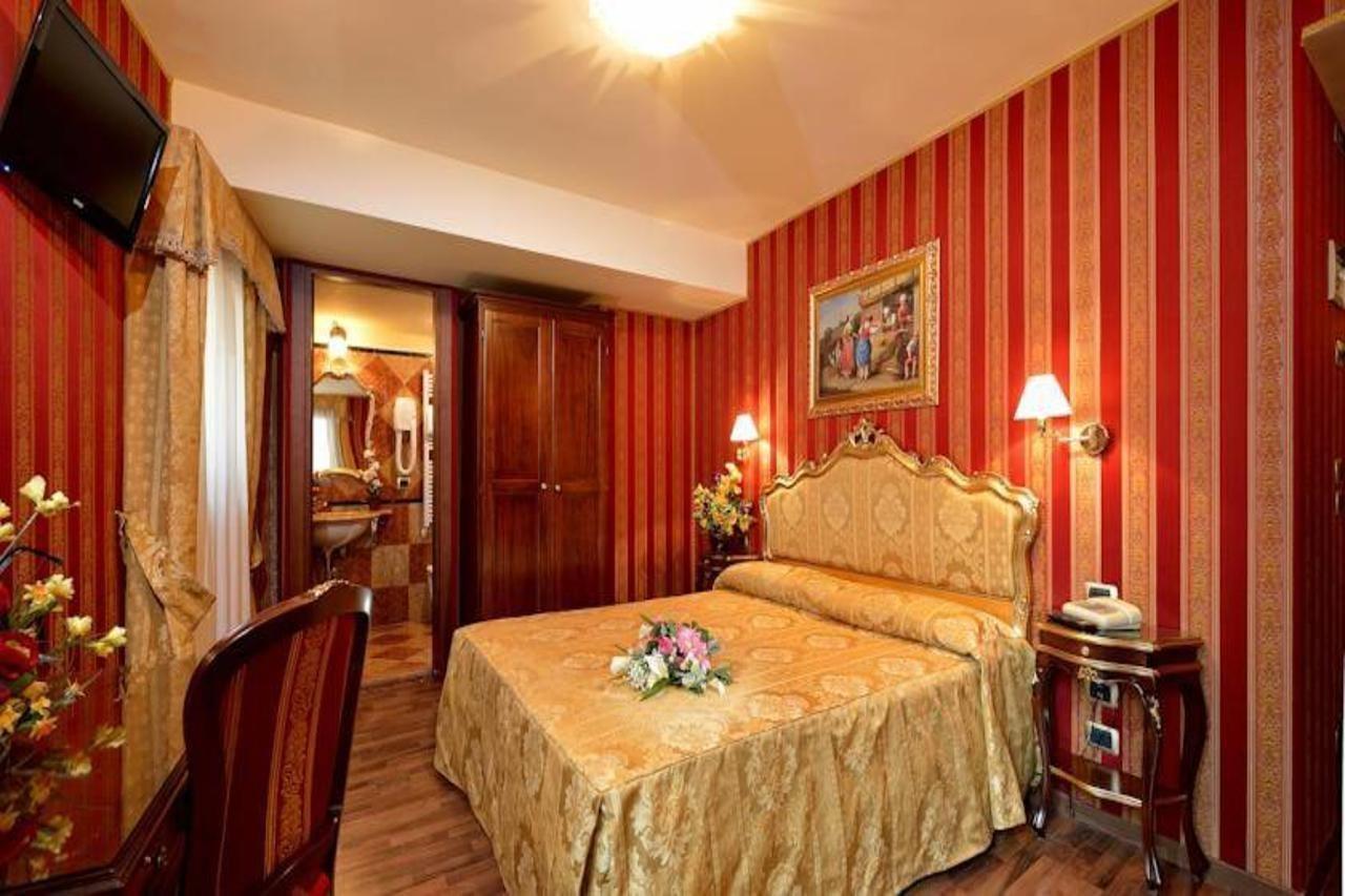 Hotel Lux Venice Luaran gambar