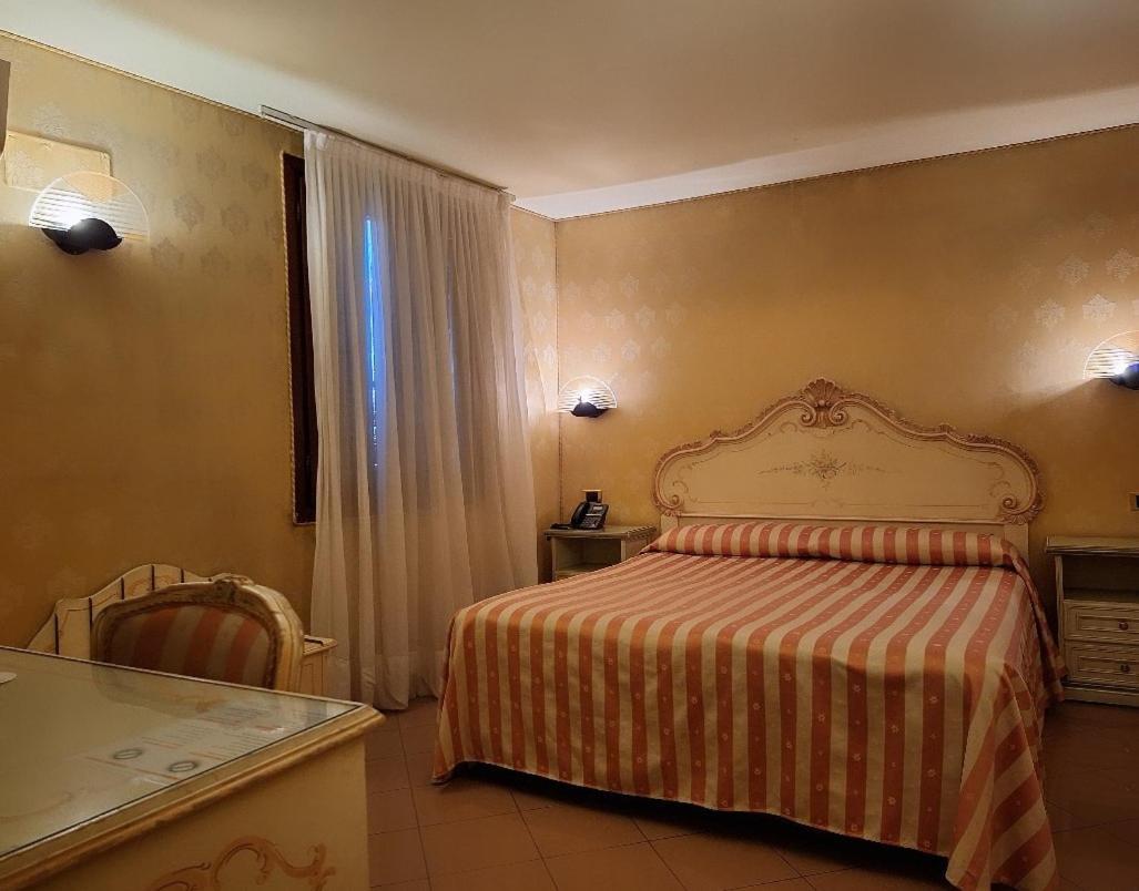 Hotel Lux Venice Luaran gambar